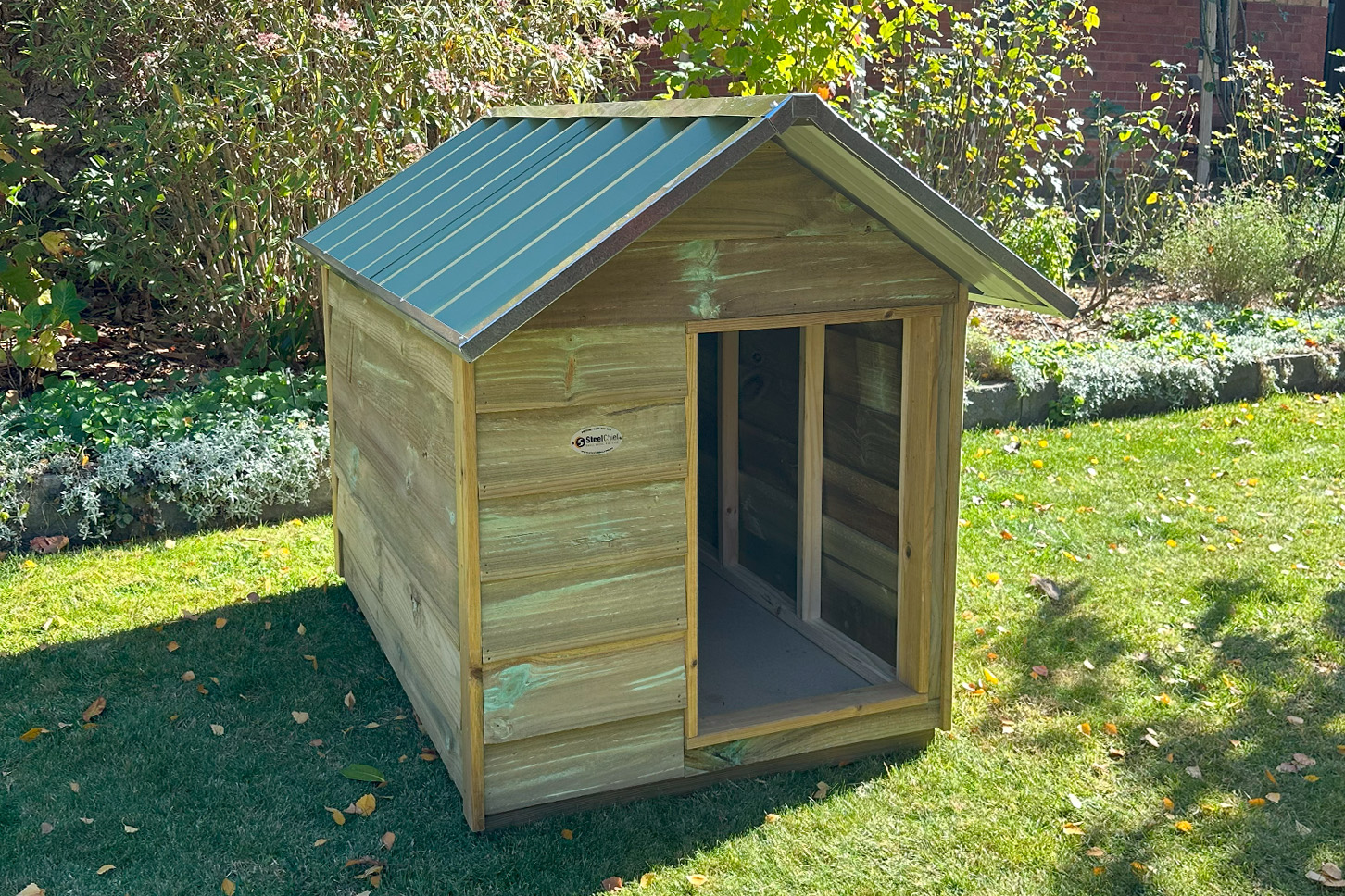 Timber Dog Kennel Gable Roof Eco Friendly Durable SteelChief